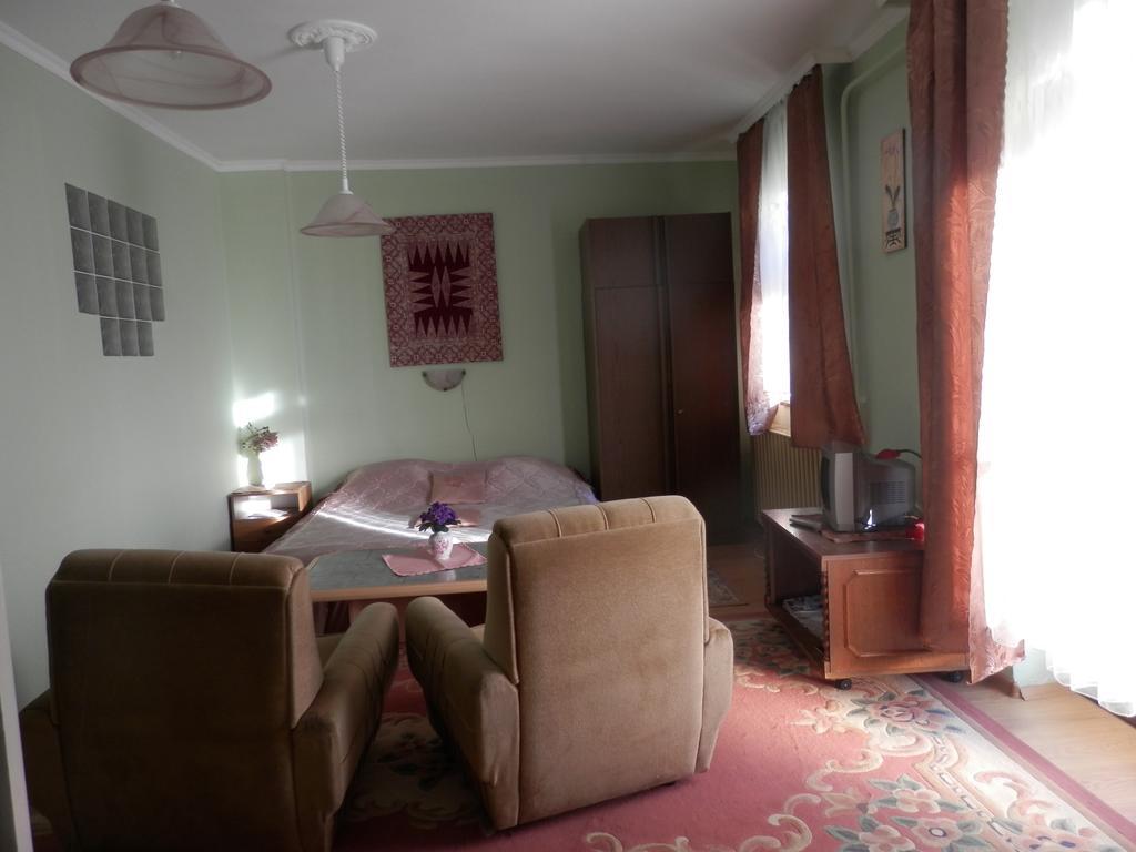 Apartman Napsugar Vendeghaz Eger Ξενοδοχείο Εξωτερικό φωτογραφία